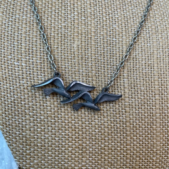Silver Seagulls Birds Necklace - Picture 3 of 4